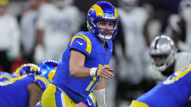 Baker Mayfield at the line of scrimmage during his first game with the Rams.